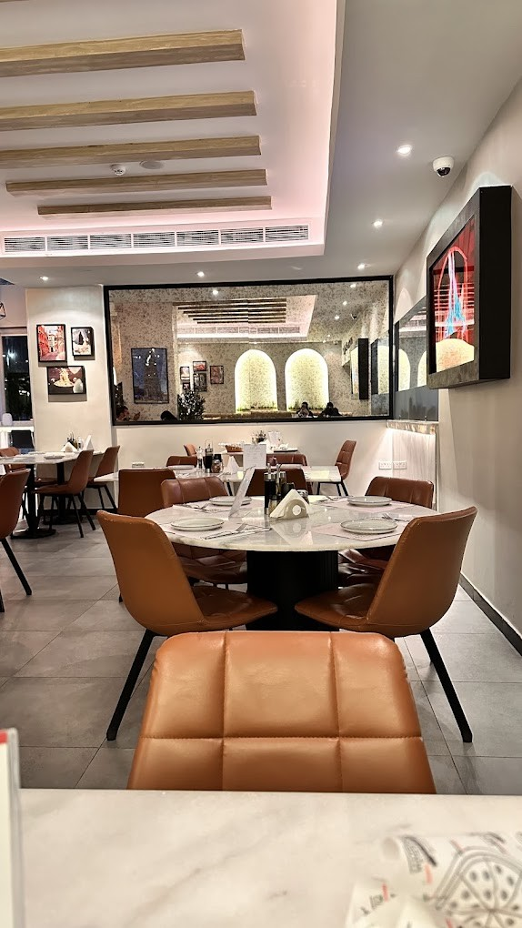 Mazencito — marble table, Al Zahra